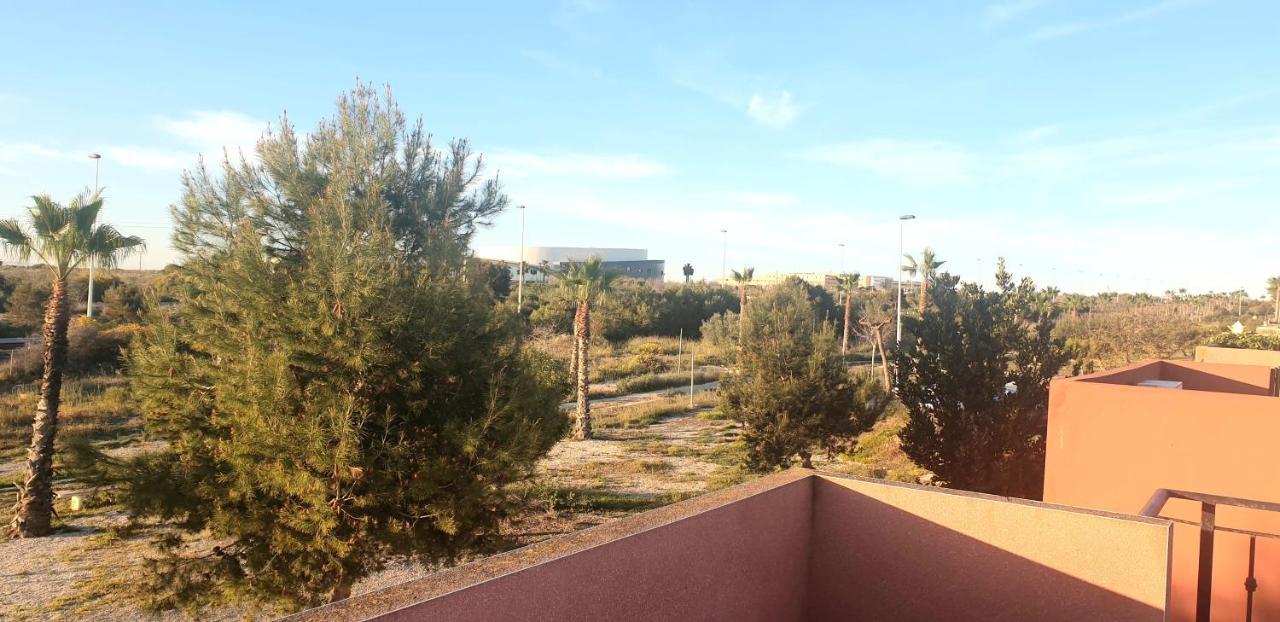 Arco Mediterraneo Chalet Independiente Torrevieja Bagian luar foto