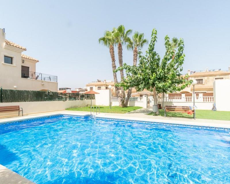 Arco Mediterraneo Chalet Independiente Torrevieja Bagian luar foto