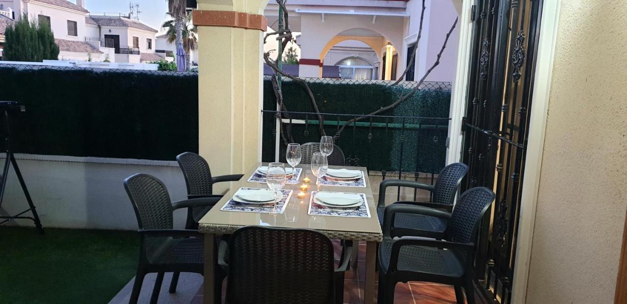 Arco Mediterraneo Chalet Independiente Torrevieja Bagian luar foto