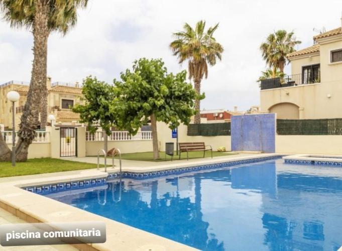 Arco Mediterraneo Chalet Independiente Torrevieja Bagian luar foto